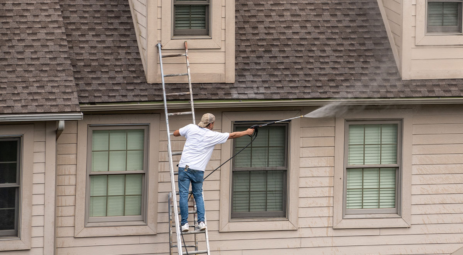 How Much Does Roof Cleaning Cost?